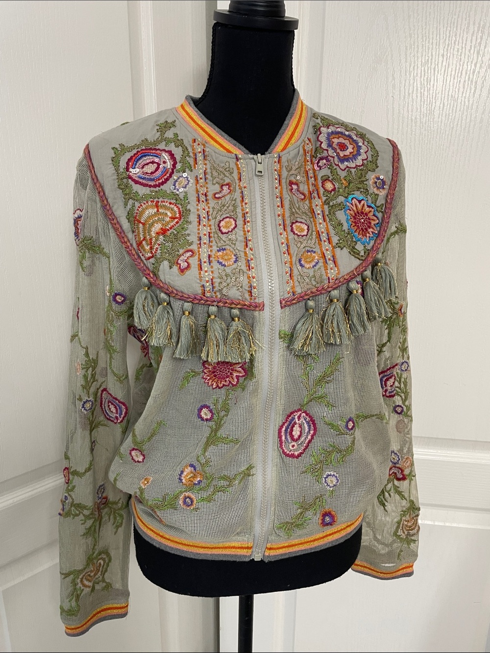 Aratta Silent Jurney bomber jacket embellished S mesh embroidery
